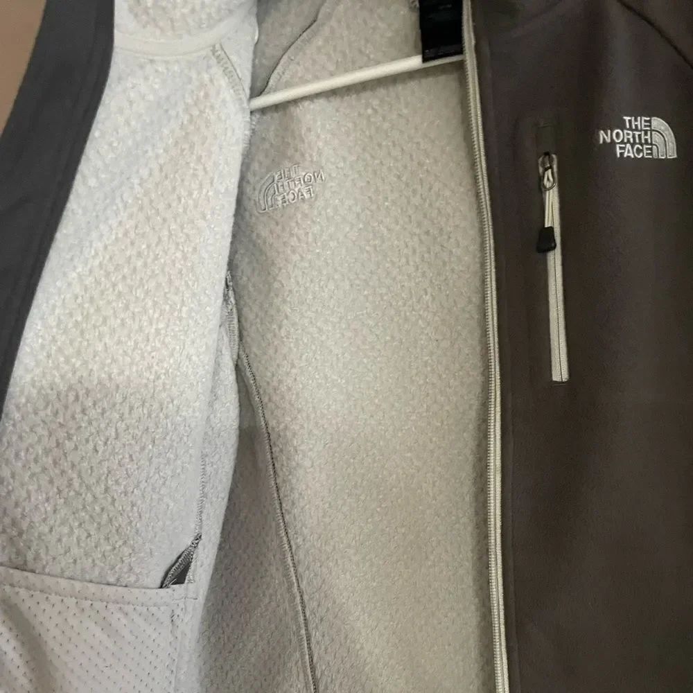 North Face jacket - Picture 4 of 8